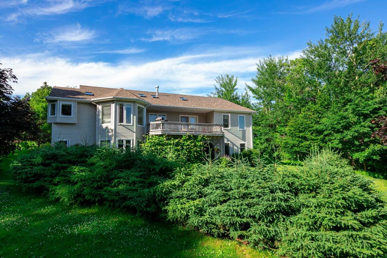 Lily'S Garden Hotel Charlottetown Exterior foto